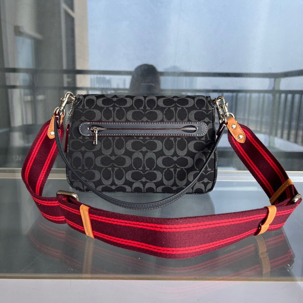 NWT Coach Soft Tabby 26 Shoulder Bag in Signature Jacquard - Picture 5 of 9